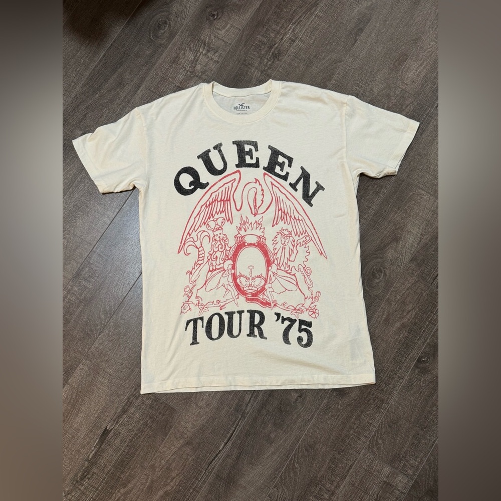 Hollister Queen Band Tee - small